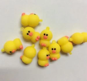 Cute Chick Silikonski privjesak za ključeve od meke gume od slova
